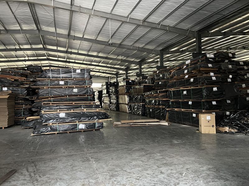 Dongguan Lingfeng Wood Industry Co., Ltd. linea di produzione del fabbricante