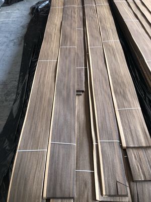 Vendita calda Impiallacciatura di rovere affumicato A / AA Foglio di legno Impiallacciatura naturale Rovere Decorativo Impiallacciatura di legno di quercia 0,3 mm 0,45 mm 0,5 mm